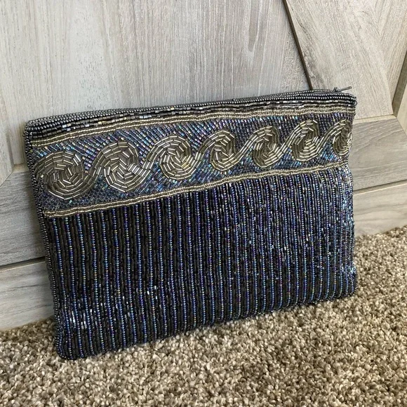 Vintage and stunning, La Regale hand beaded hand bag/clutch Blue Silver - Picture 2 of 9